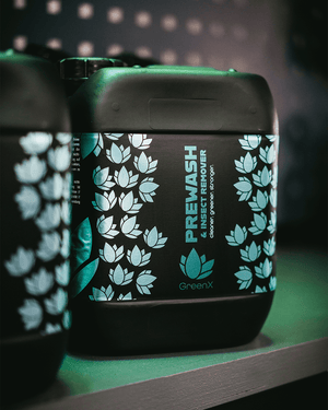 שמפו מקציף קדם שטיפה לרכב Greenx Prewash & Insect Remover מיכל חיסכון 5 ליטרים