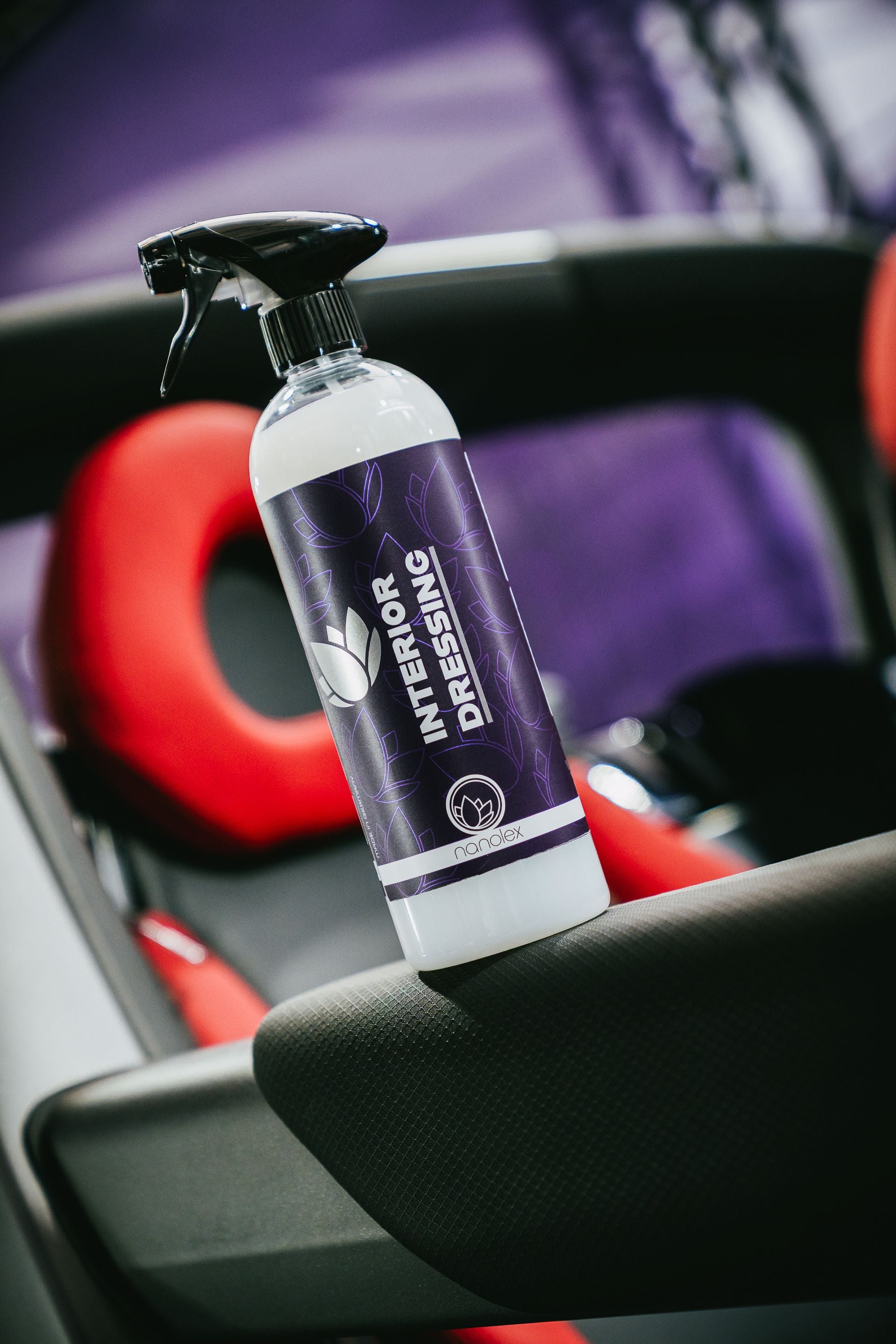 נוזל הגנה וחידוש משטחים פנימיים ברכב Nanolex Interior Dressing